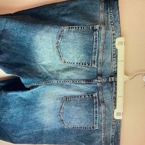 Loose blue denim pants